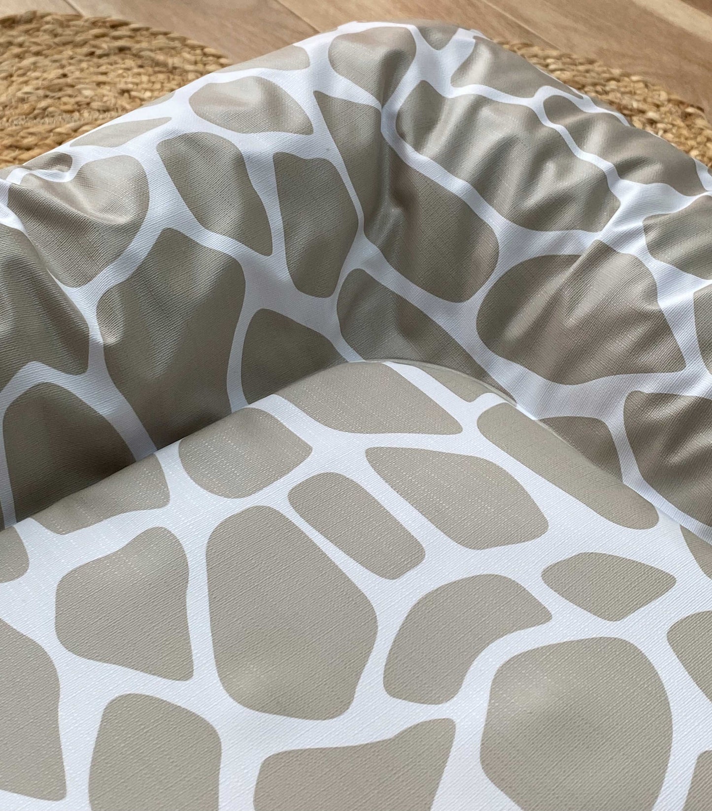 NEST-CHANGING-MAT-GIRAFFE-MAMA-SHACK