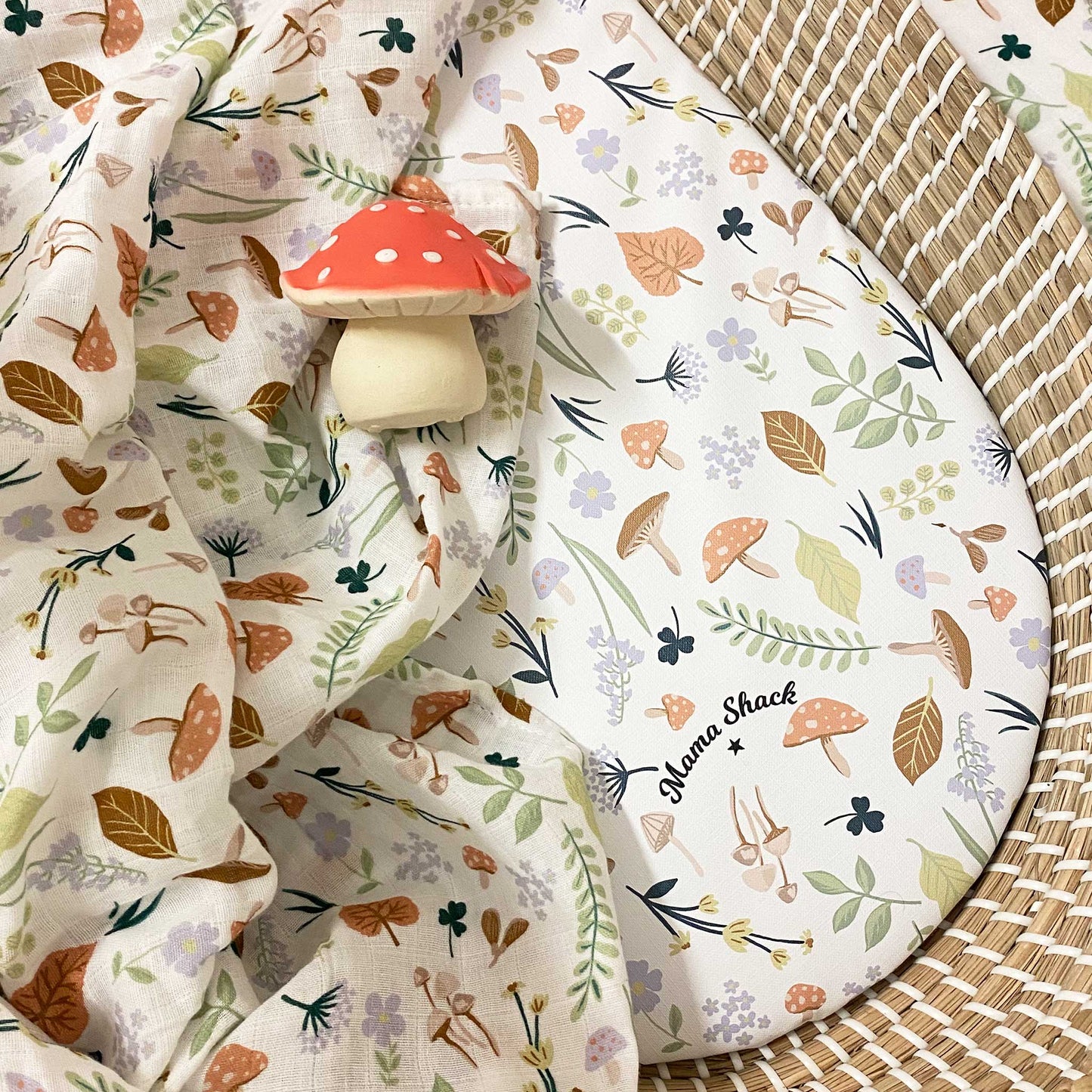 Organic Muslin Swaddle Blanket - Woodland Leaves