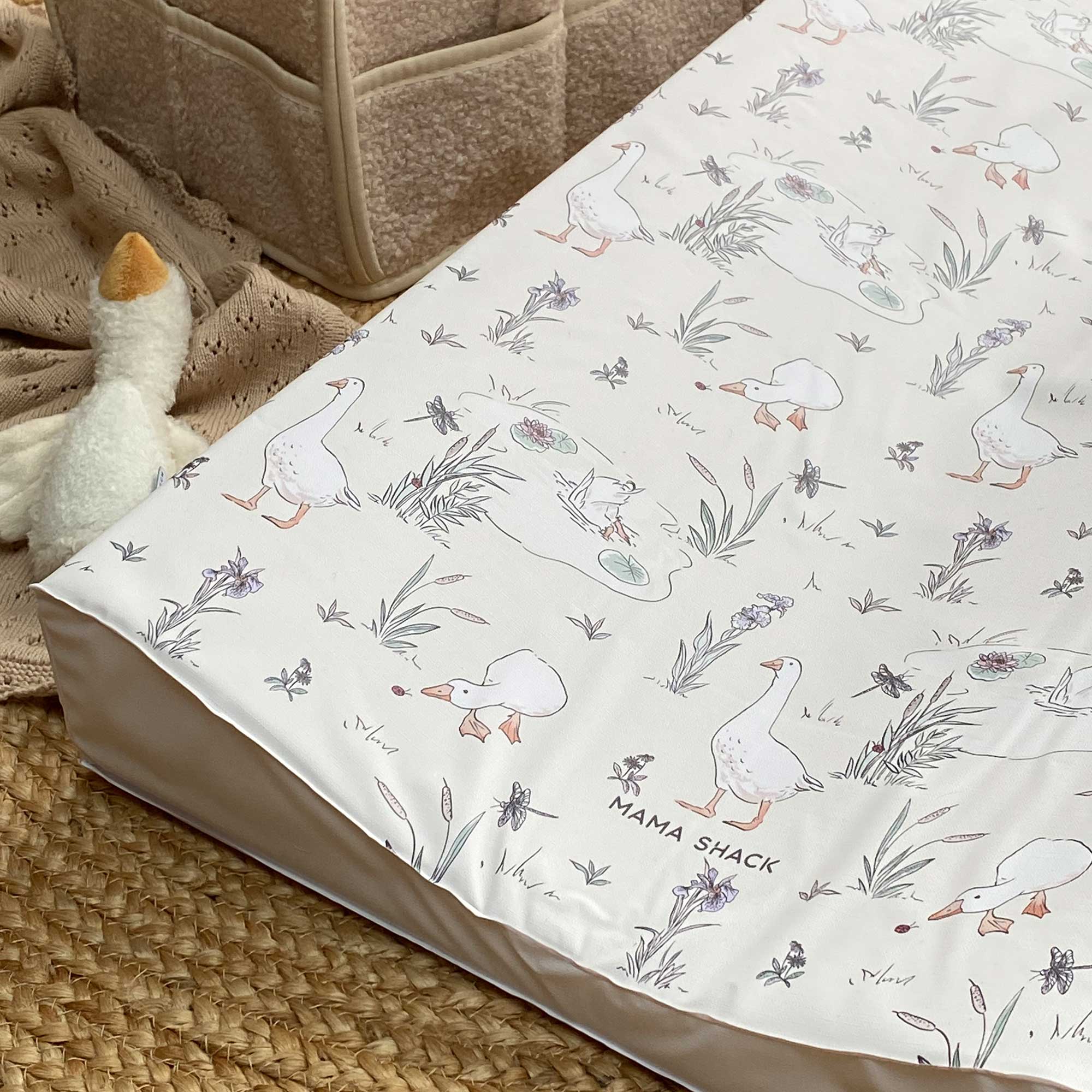 Goose & the Lady Bird