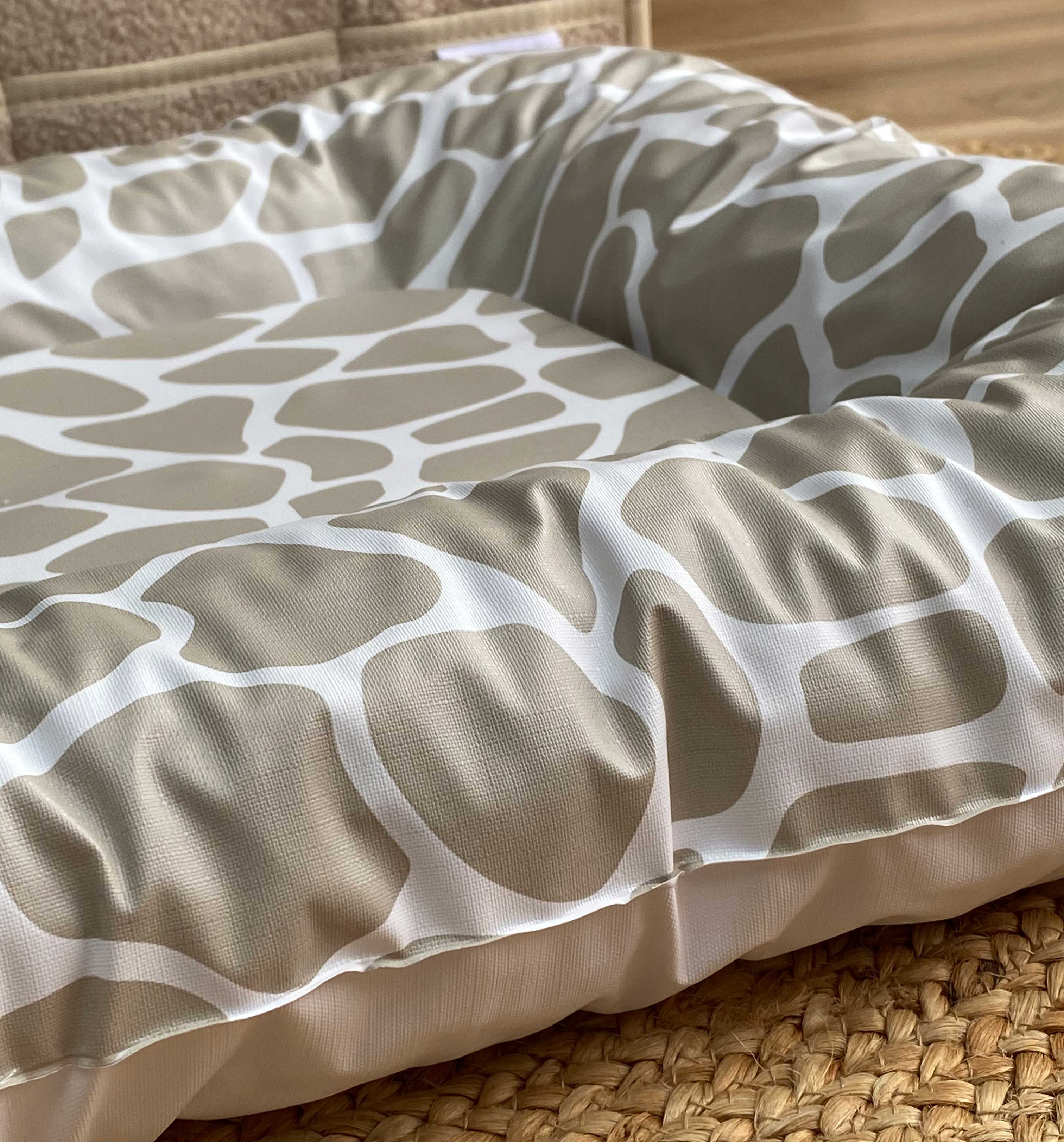 NEST-CHANGING-MAT-GIRAFFE-MAMA-SHACK