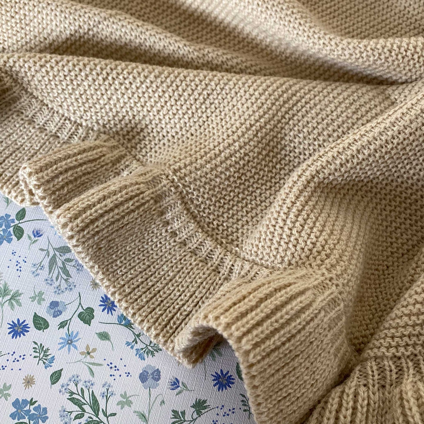 Knitted Frill Blanket - Latte